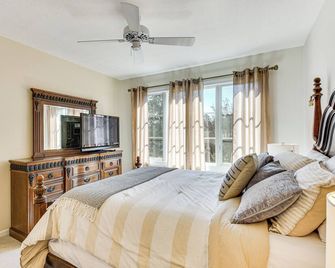 Boat, Golf and Swim Keowee Key Condo with Lake Views - Salem - Bedroom