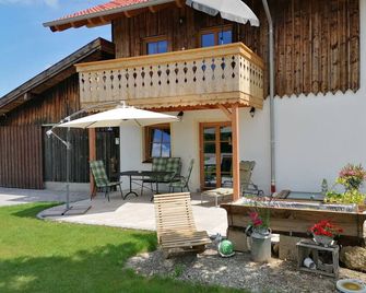 Beautiful apartment at the Etterer with terrace - Feldkirchen-Westerham - Patio