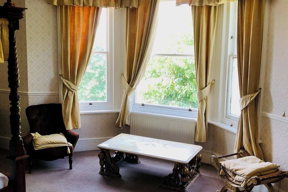 OYO Albany Hotel - Brighton