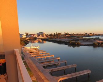 Waterfront Romantic Getaway! Ask About Our Special Promotion! - Port Isabel - Balkon