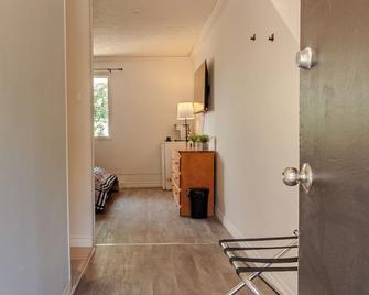 Motel Le Sainte-Adèle - Sainte-Adèle - Коридор