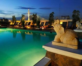 拉布特里村旅館 - 曼谷 - 游泳池