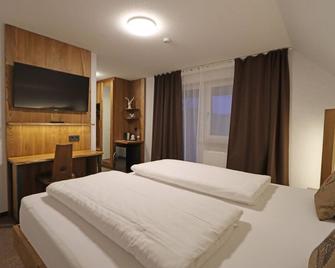 Hotel Kreuz Höhengasthof - Breitnau - Bedroom