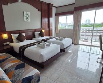 New Forest Patong Hotel, Patong Beach - Patong - Bedroom