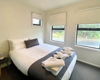 3 Bedroom Apartment | Ideal for families, couples, individuals and others - Ballarat - Bedroom
