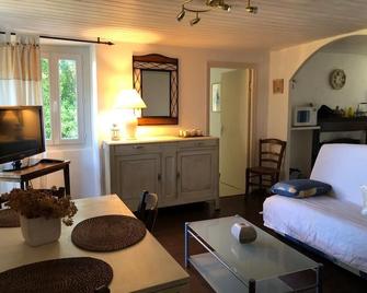 Holidays In Authentic And Traditional Corsican Village: Marignana 20141 - Marignana - Sala de estar