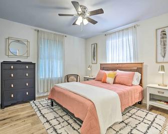 Waterfront Bay St Louis Oasis w/ Deck & Dock! - Bay Saint Louis - Phòng ngủ