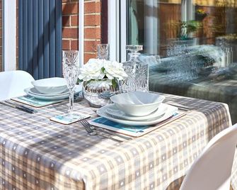 Host & Stay - Beatrice Little Duckling - Middlesbrough - Dining room