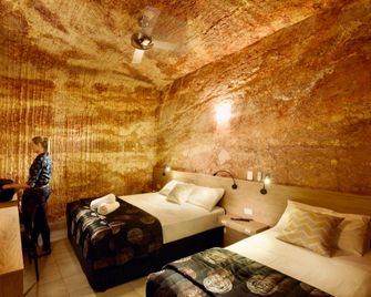 The Lookout Cave Underground Motel - Coober Pedy - Bedroom