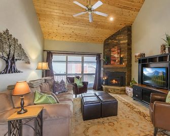 Luxury Condo, 1 Mi. to Ski Resort, Community Hot Tub - Rico - Sala de estar