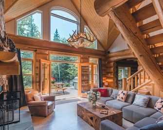 Chalet Silver Fox Spa At Fiddler's Lake - Mille-Isles