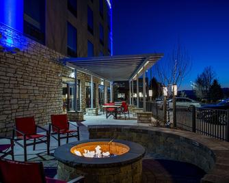 Holiday Inn Express & Suites Colorado Springs Afa Northgate - Colorado Springs - Patio