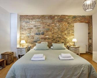 Stone corner close to Barcelona (30 min) - Les Franqueses del Vallès - Bedroom