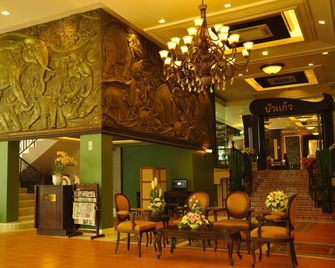Chour Palace Hotel - Mae Sai - Salónek