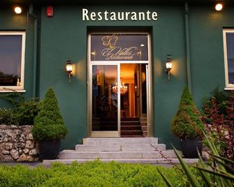 Hotel Restaurante El Valles 4 Estrellas - Briviesca - Building