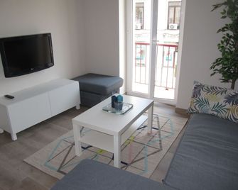 Life Apartments Guadalete - Jerez de la Frontera - Sala de estar