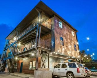 Bishop Arts Lofts Unit 9 Penthouse Suite - דאלאס - בניין