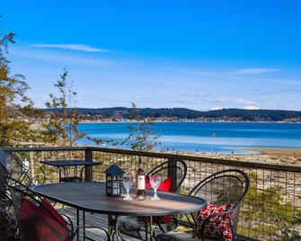 Private Whidbey Island Waterfront Beach Cabin - Freeland - Balcón