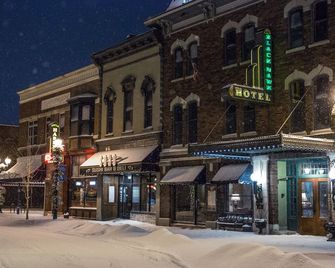 The Black Hawk Hotel - Cedar Falls - Building