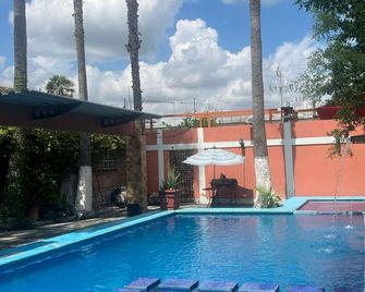 Hotel Plaza California - Reynosa - Piscina
