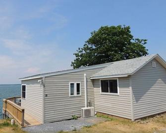 Cottage #23 - 3 bedroom/1 bath - Cape Vincent - Edificio