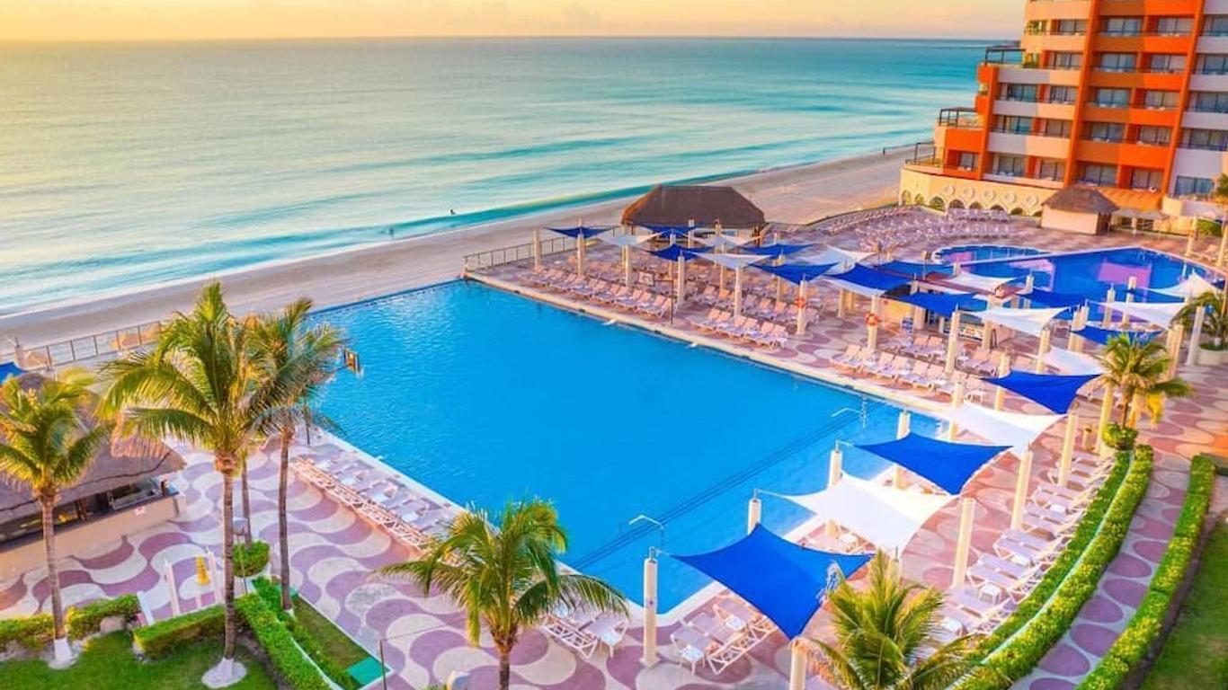 Crown Paradise Club Cancun