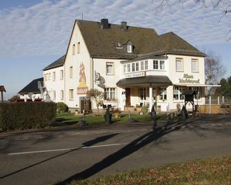Hotel Restaurant Haus Waldesruh - Kastellaun - Будівля