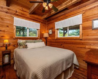 Stephens Creek - Bloomington - Bedroom