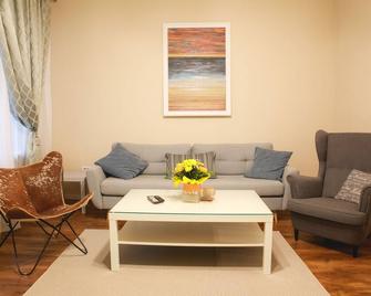 Charming Apartment in Historical City Center - Timisoara - Living room