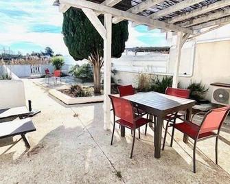 Maison, jardinet, terrasse, parking privée, climatisation - Saintes-Maries-de-la-Mer - Patio