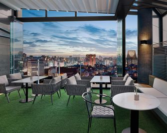AC Hotels by Marriott Seoul Gangnam - Seoul - Bar
