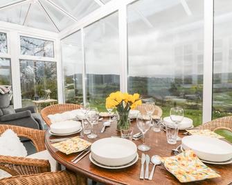 Ty Twmp / Tump Cottage - Brecon - Dining room