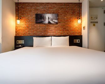 Check Inn Taipei Songjiang - Taipei - Sovrum