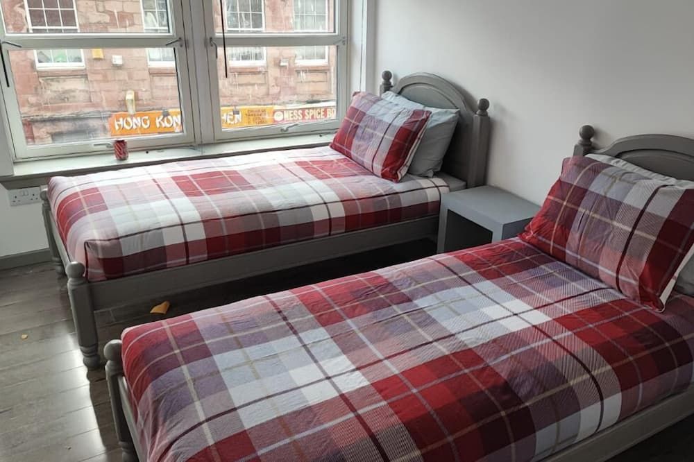 Rooms in Inverness - אינברנס - חדר שינה