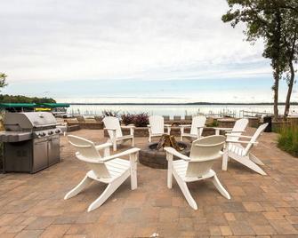 Ideal Summer Lakefront Retreat w/ Grills & Fire pit on Gull Lake- Bay Colony 774 - Nisswa - Balcony