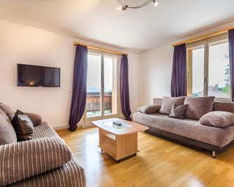 Hotel Sterne - Beatenberg - Living room