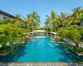 Hilton Garden Inn Bali Ngurah Rai Airport - Denpasar - Pool