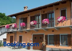 Agriturismo Costa Catterina - Castagnito - Building