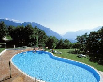 Hotel Tenz - Montan - Pool