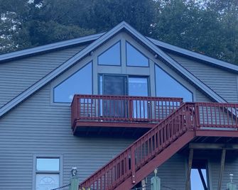 هيل فيو موتل آند كوتيدجيس - لاكي جورج - مبنى