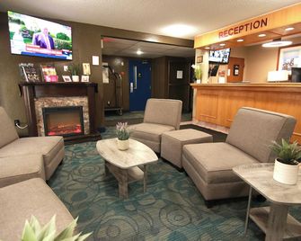 Colonial Inn - Brandon - Area lounge