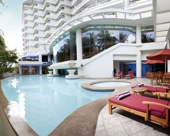 Dorsett Grand Labuan - Labuan - Bazén