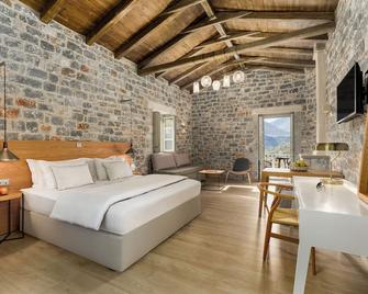 Trapela Limeni Luxury Suites - Limeni - Bedroom