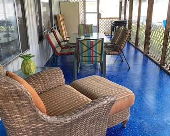 5 Bedroom Lake Access House and Entertainment Bldg for Rent - Fremont - Outdoor view