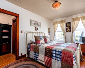 Lincoln Quarters, 2nd floor, Only 2 blocks to the center of town. - Gettysburg - Bedroom