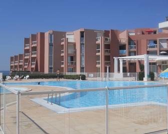 Charming studio with pool and sea view for 4 people in Garden Floor - Sète - Pool