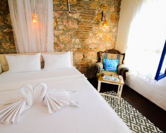 Ayvalik Moda Pansiyon - Ayvalık - Habitación