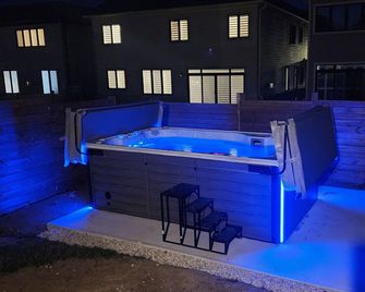 Paradise Villa Bowmanville - Bowmanville - Piscina