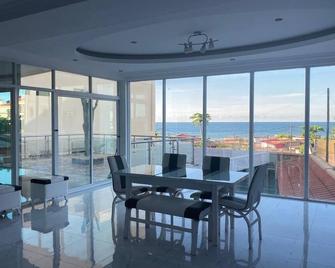 Large, spacious and clean house - Luanda - Dining room