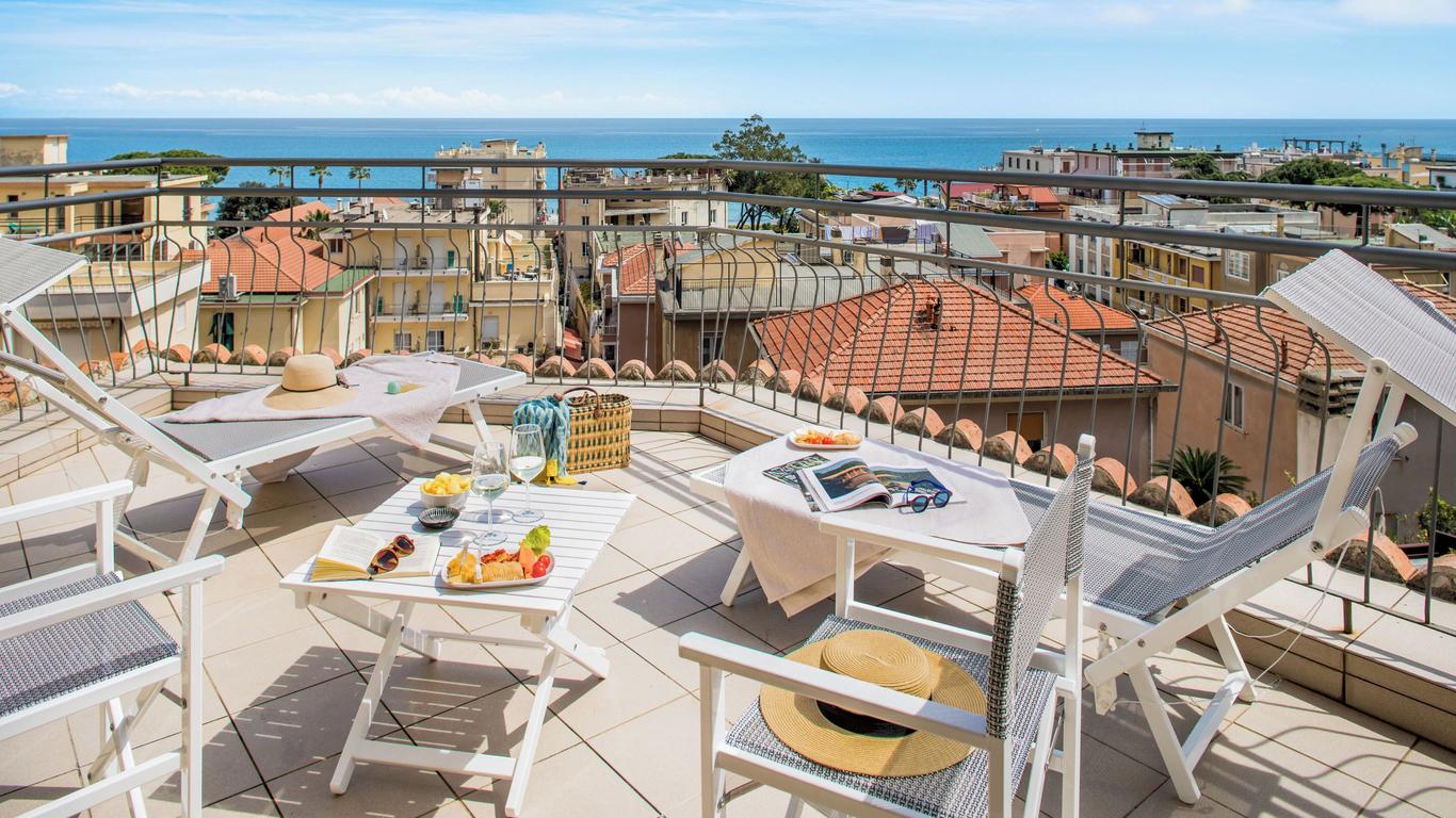 Hotel Tritone